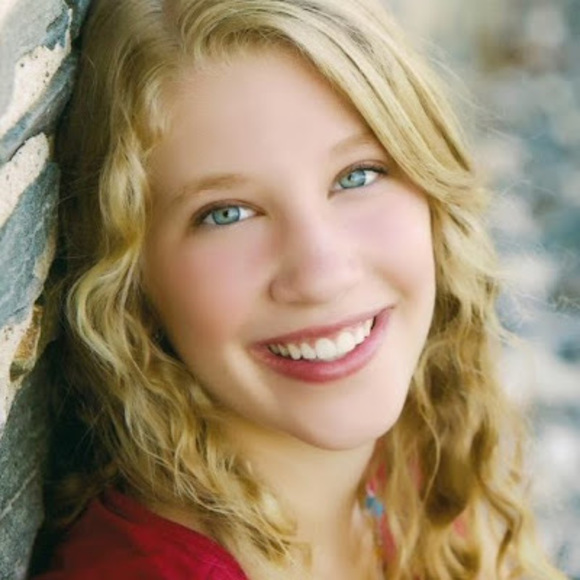 Profile Picture of Samantha Normington (@samnorm24) on Poshmark