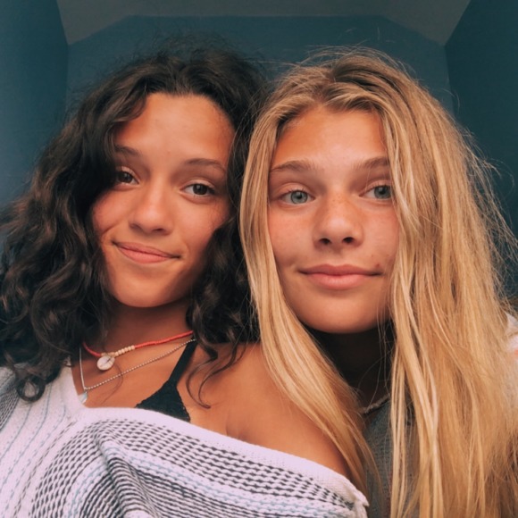 Profile Picture of Cameron Medinger (@cammedinger) on Poshmark