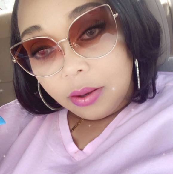 Profile Picture of Lashay Bellock (@missshay_26) on Poshmark