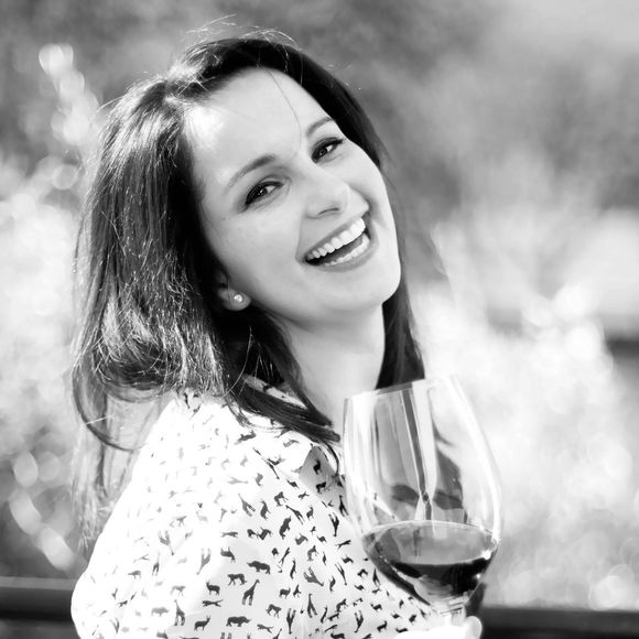 Profile Picture of Lisa Barker (@lisamarquita) on Poshmark