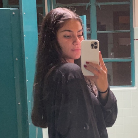 Profile Picture of Nazzelli Zohrabian (@naneki1216) on Poshmark