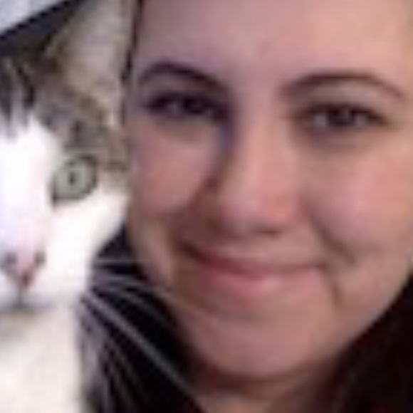 Profile Picture of Carolyn Keating (@carokeats) on Poshmark