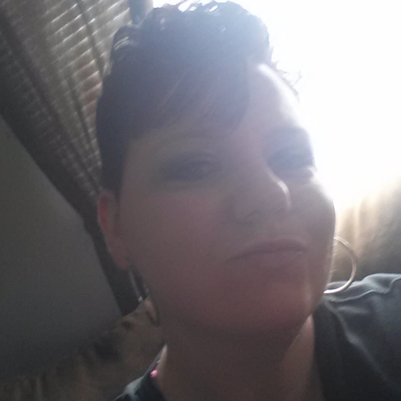 Profile Picture of Tishanna Jones (@tishannajones) on Poshmark