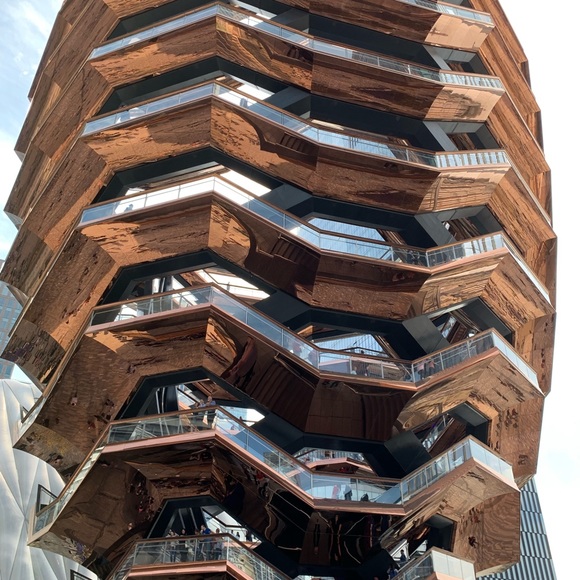 Profile Picture of Victor Xu (@xuyi1309) on Poshmark