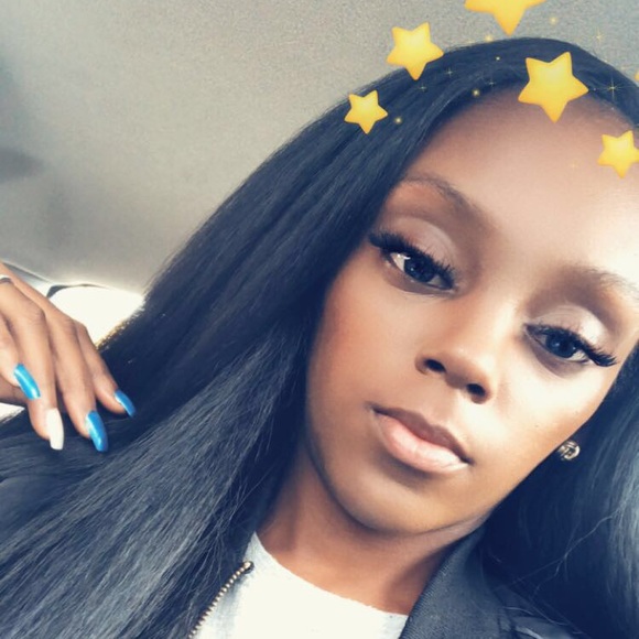 Profile Picture of Sade James (@sade49) on Poshmark