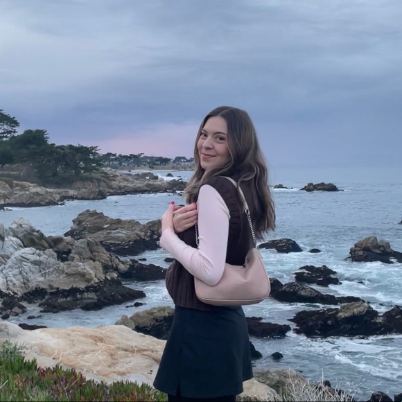 Profile Picture of Alex Gallo (@alexgallo13) on Poshmark