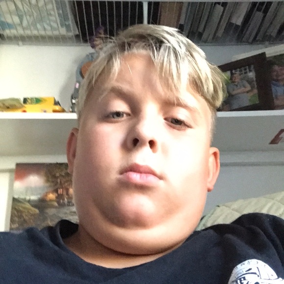 Profile Picture of Anaka Mazone (@dnxbxjxjx) on Poshmark