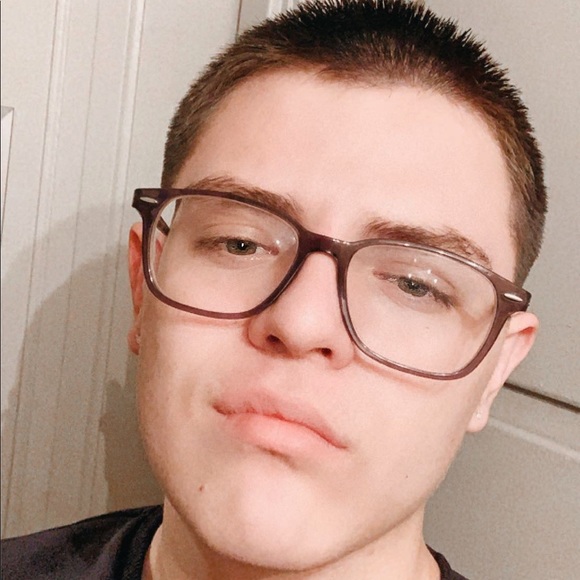 Profile Picture of Manny Jimenez (@jimenez_manny) on Poshmark