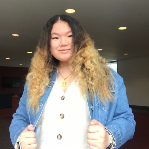 Profile Picture of Jennifer Chung (@jenncjenny) on Poshmark