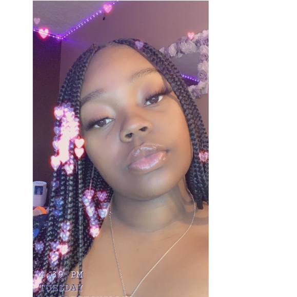 Profile Picture of Javonda Grissom (@vyxens) on Poshmark