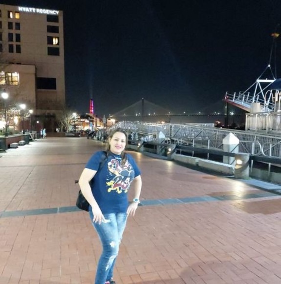 Profile Picture of Glendys Poveda (@youbetterfriend) on Poshmark
