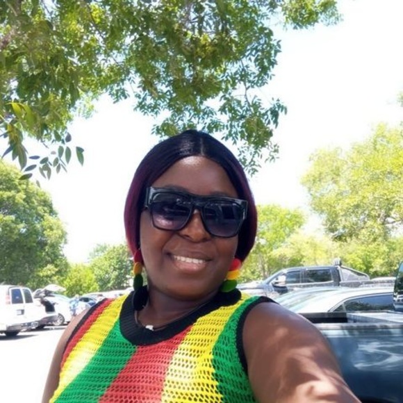 Profile Picture of Loodmea Milien (@loodmeamilien) on Poshmark