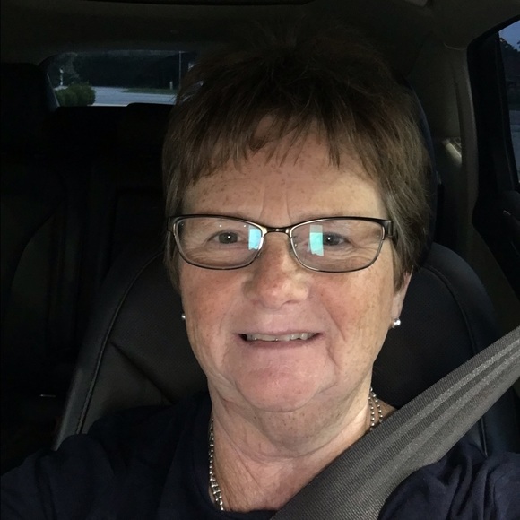 Profile Picture of Jennifer Hagaman (@jenniferhagaman) on Poshmark