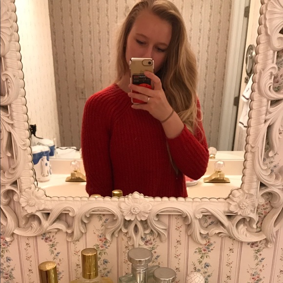 Profile Picture of Isabel Ganovsky (@izzyhopeg) on Poshmark