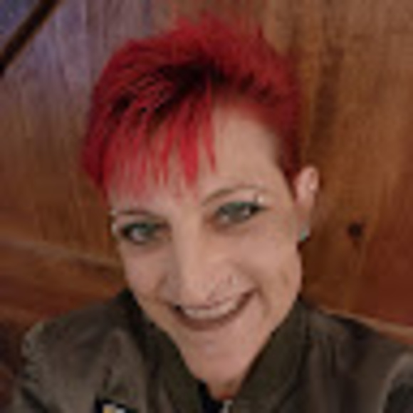 Profile Picture of Merredith Jones (@merredithj1972) on Poshmark