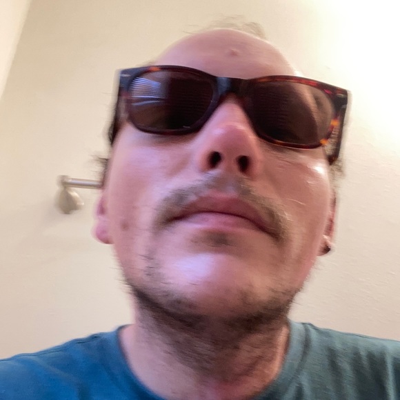 Profile Picture of Joshua Groves (@joshua_groves) on Poshmark