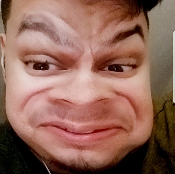 Profile Picture of Fernando Leon (@furynando) on Poshmark