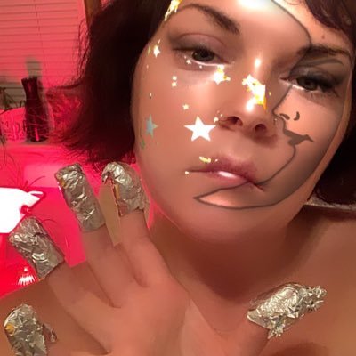 Profile Picture of Shayna Freeman (@elshayna) on Twitter