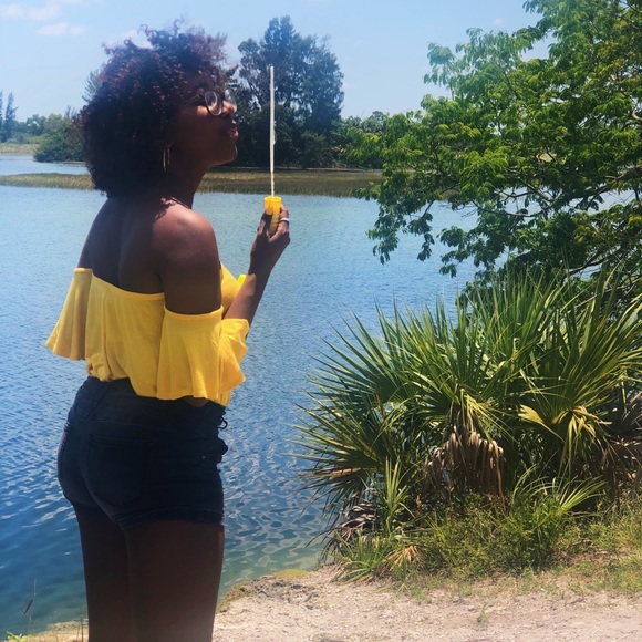 Profile Picture of Rickie Hendricksen (@rickieh) on Poshmark