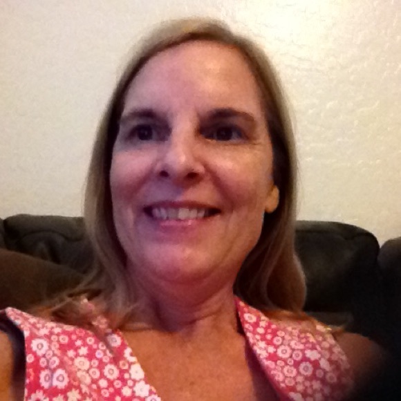 Profile Picture of Heidie Simms (@heidies11) on Poshmark