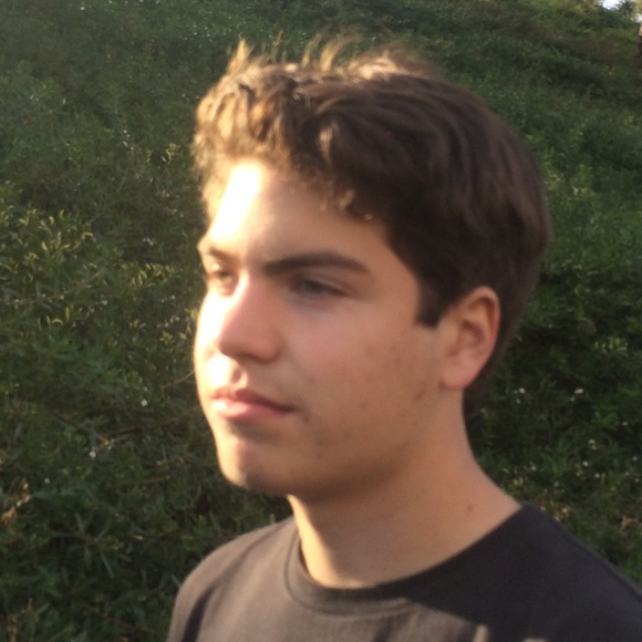 Profile Picture of Andrew Gentile (@andrew324) on Poshmark