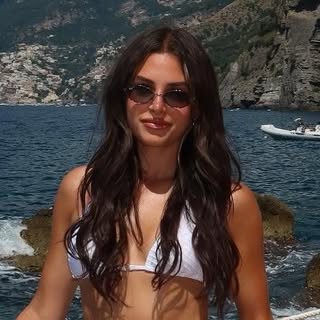 Profile Picture of Danielle (@daniellebitar) on Instagram