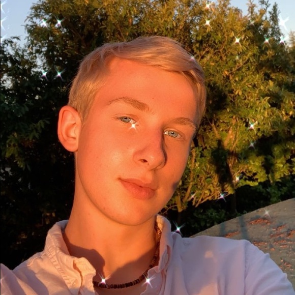 Profile Picture of Colin Carmichael (@colincarmichael) on Poshmark