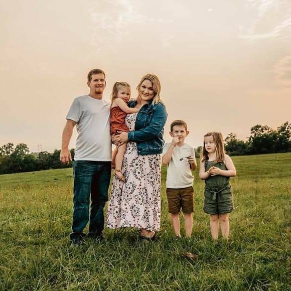 Profile Picture of Jordyn White (@jbrea43) on Poshmark