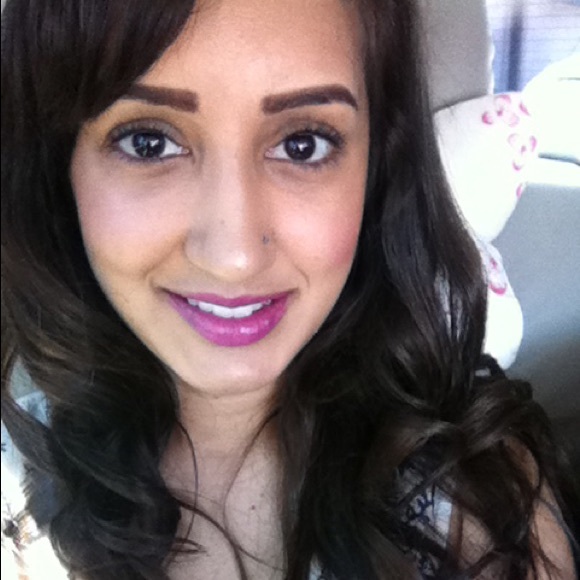 Profile Picture of Jasmeet Samra (@jsamra13) on Poshmark