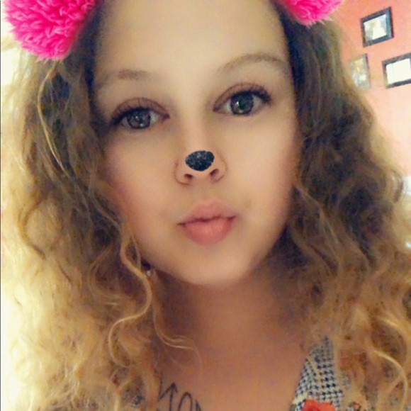 Profile Picture of Megan Moranchel (@meganmoranchel) on Poshmark