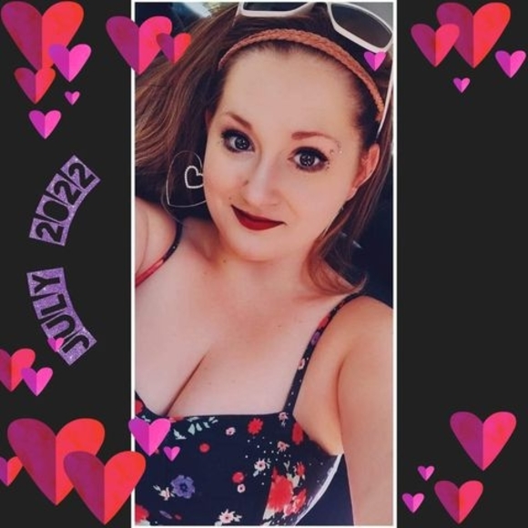 Profile Picture of Carly Murray (@carly_baby) on Poshmark