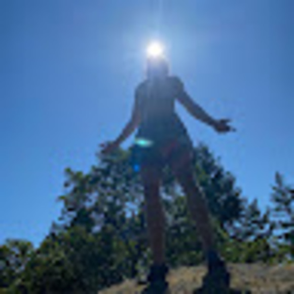 Profile Picture of Julian Powers (@julianpowers300) on Poshmark