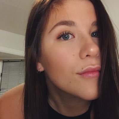 Profile Picture of Juliaspong (@julia_spong) on Twitter