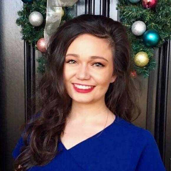 Profile Picture of Angela Labarca (@angelabarcax3) on Poshmark