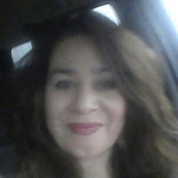 Profile Picture of Beatriz Gutierrez (@beagutz321) on Poshmark