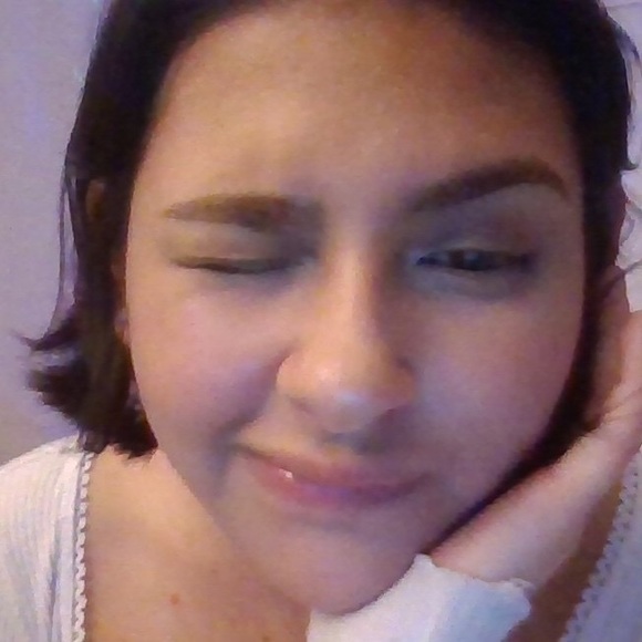 Profile Picture of Cassandra Jaramillo (@plantoils) on Poshmark
