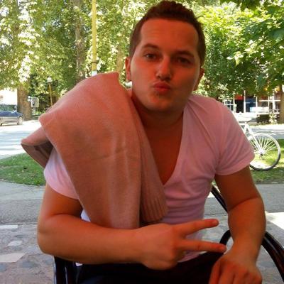 Profile Picture of Emanuel (@Emanuel_pam) on Twitter