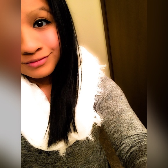 Profile Picture of Marina Decleene (@marinadec745) on Poshmark