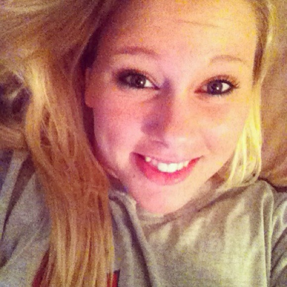 Profile Picture of Gina Dascomb (@dascomb11) on Poshmark