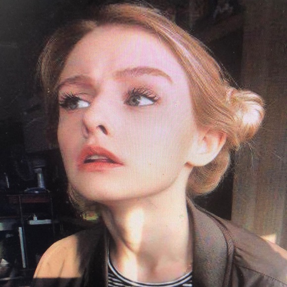 Profile Picture of Renee Burke (@marissaedwa895) on Poshmark