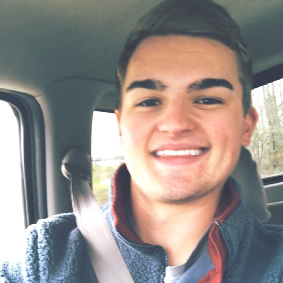 Profile Picture of Brendan Babb (@brendan_babb) on Poshmark