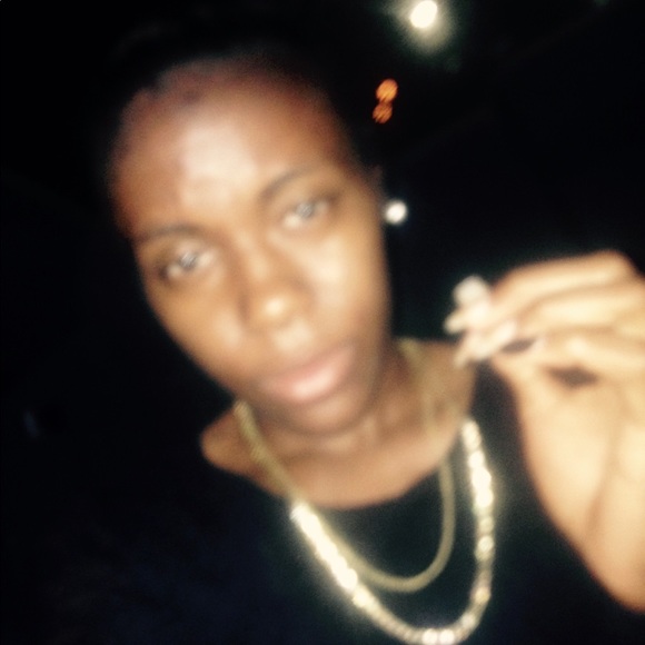 Profile Picture of Shaakirah Gibson (@shaakirah07) on Poshmark