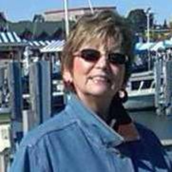 Profile Picture of Jean Laramy (@jeanlaramy) on Poshmark