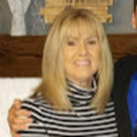 Profile Picture of Sharon Lickteig (@msrodgers12) on Poshmark