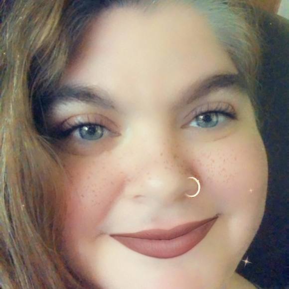 Profile Picture of Melanie Sauselen (@melaniesauselen) on Poshmark