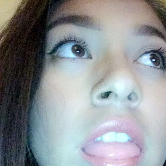 Profile Picture of Alexia Ballinas (@duh_itzalexia) on Poshmark