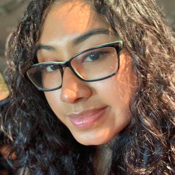 Profile Picture of Aidelin Mendez (@aidelinmendez) on Poshmark