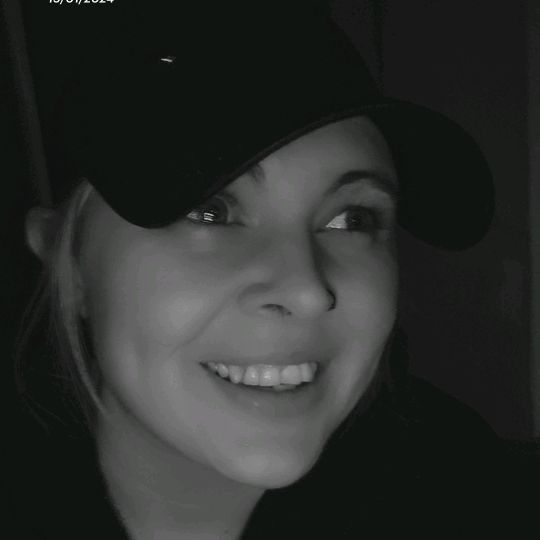 Profile Picture of Kim Holland (@@kimholland1) on Tiktok