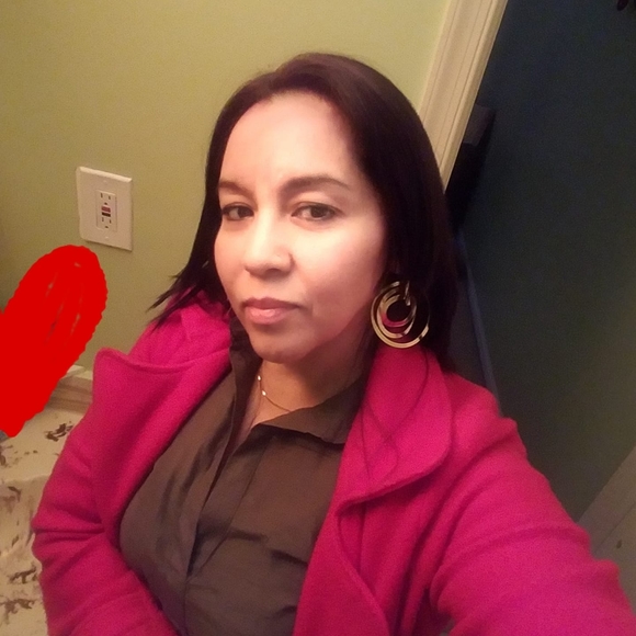 Profile Picture of Mardeny Castilla (@felipamardeny) on Poshmark
