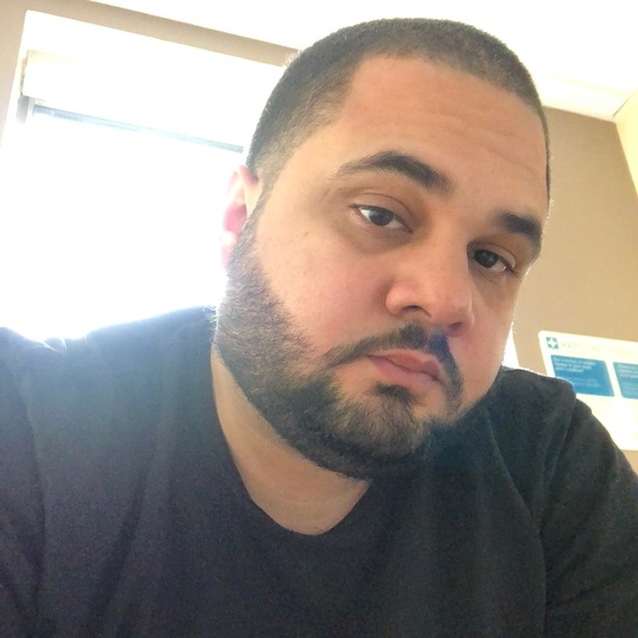 Profile Picture of Andy Acevedo (@bluelabel_89) on Poshmark